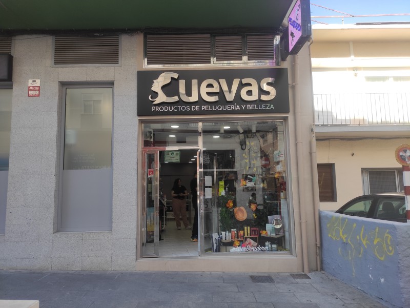 Comercial Cuevas, Productos de peluquería, belleza y barbería.